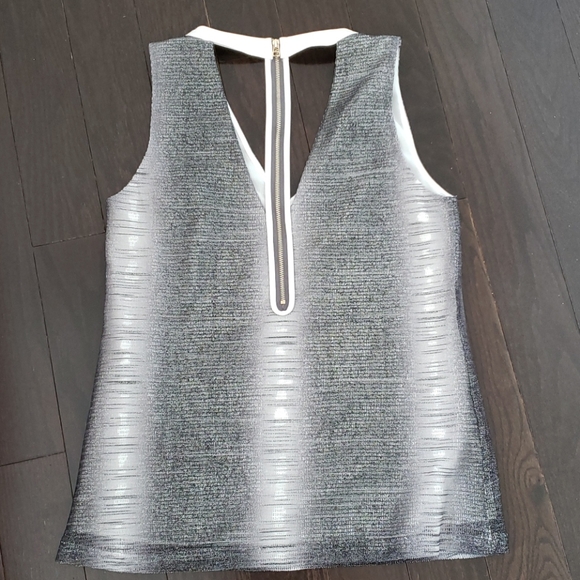 Sleeveless Top - Picture 3 of 8